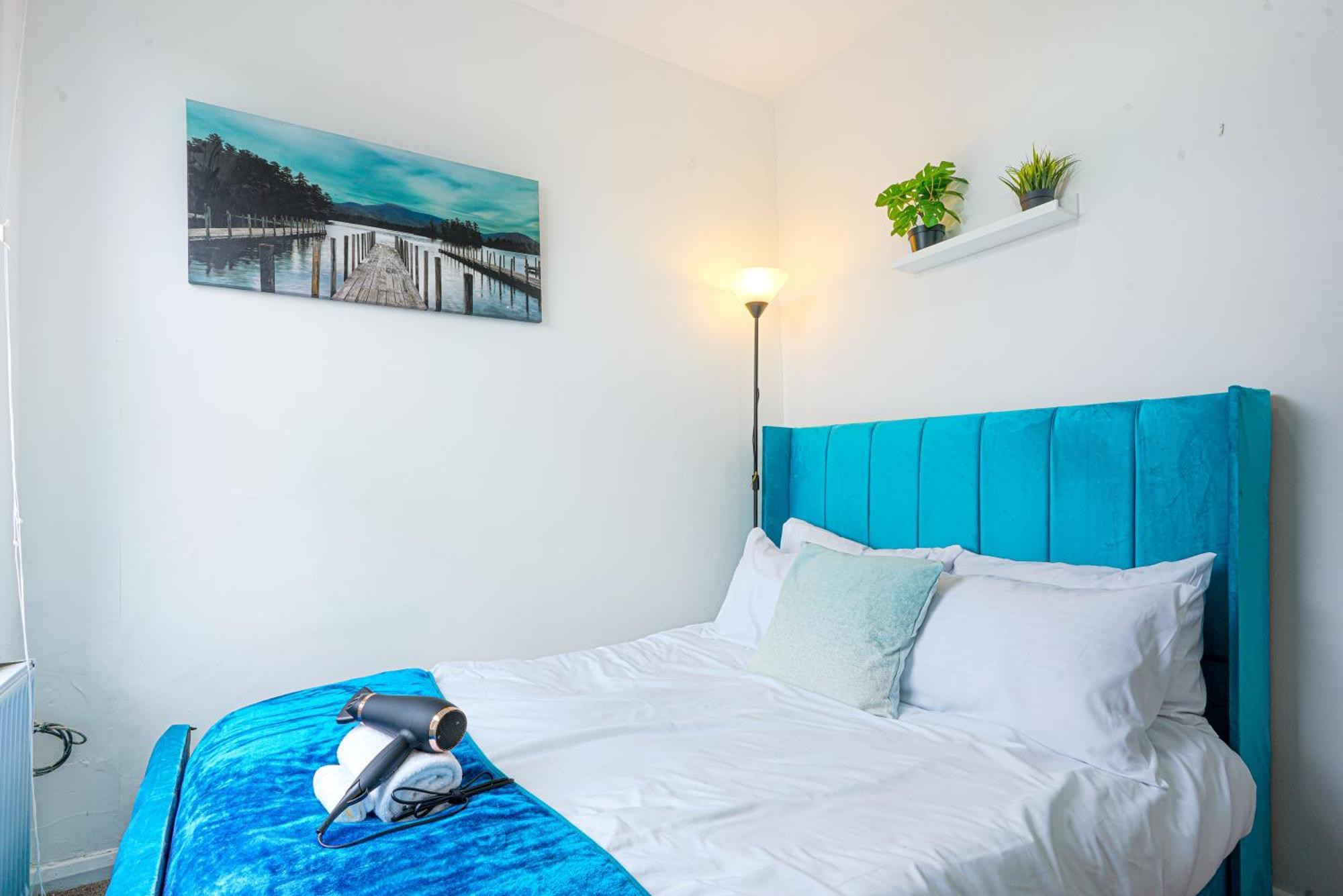 Modern Freshly Refurbed Home Luton Luton  Kültér fotó