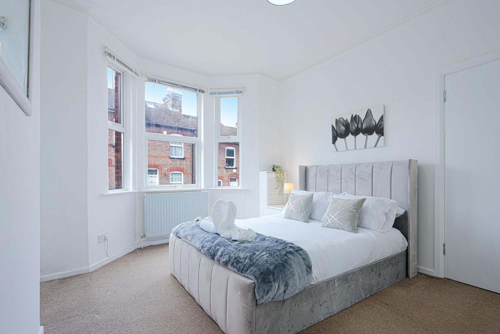 Modern Freshly Refurbed Home Luton Luton  Kültér fotó