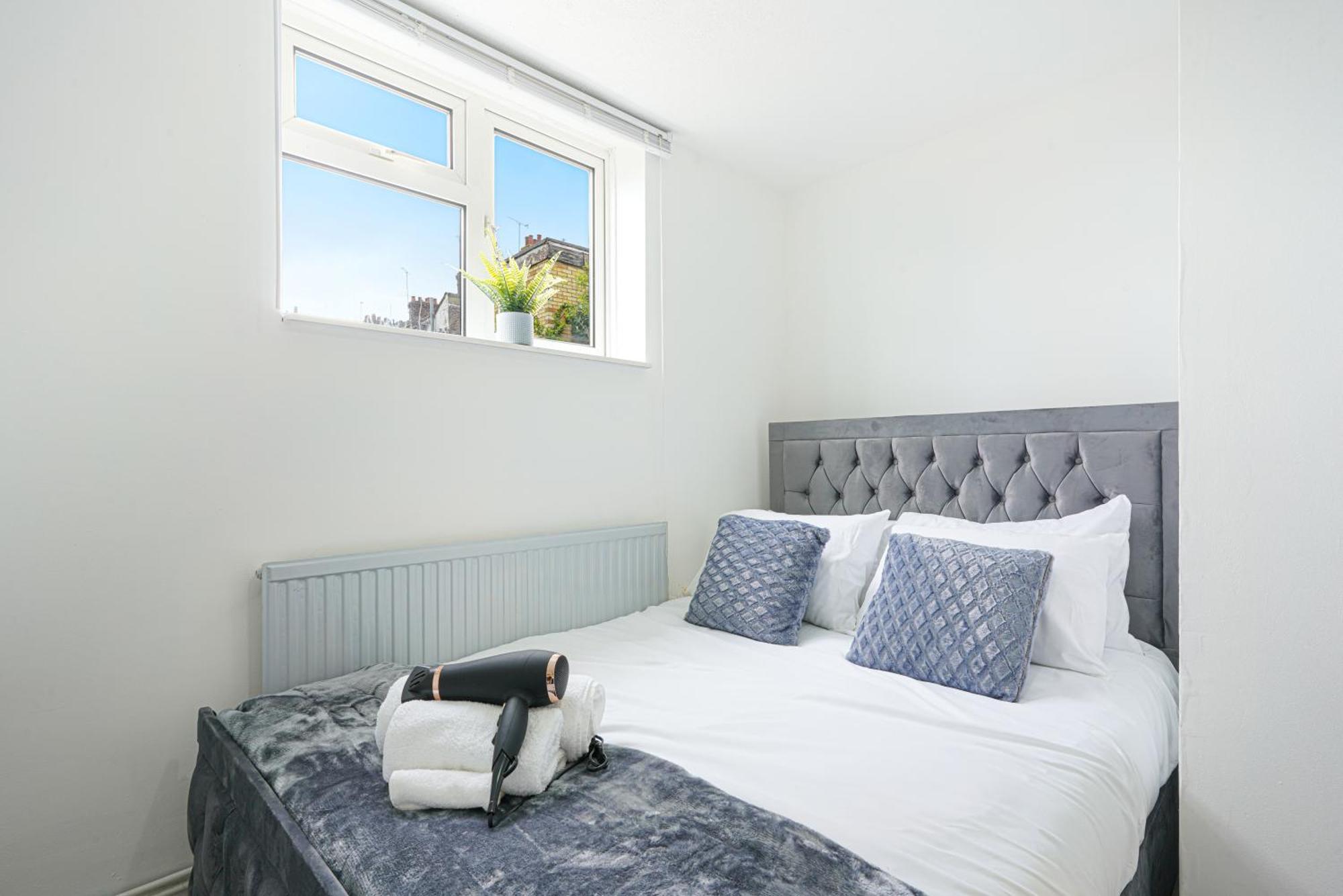 Modern Freshly Refurbed Home Luton Luton  Kültér fotó