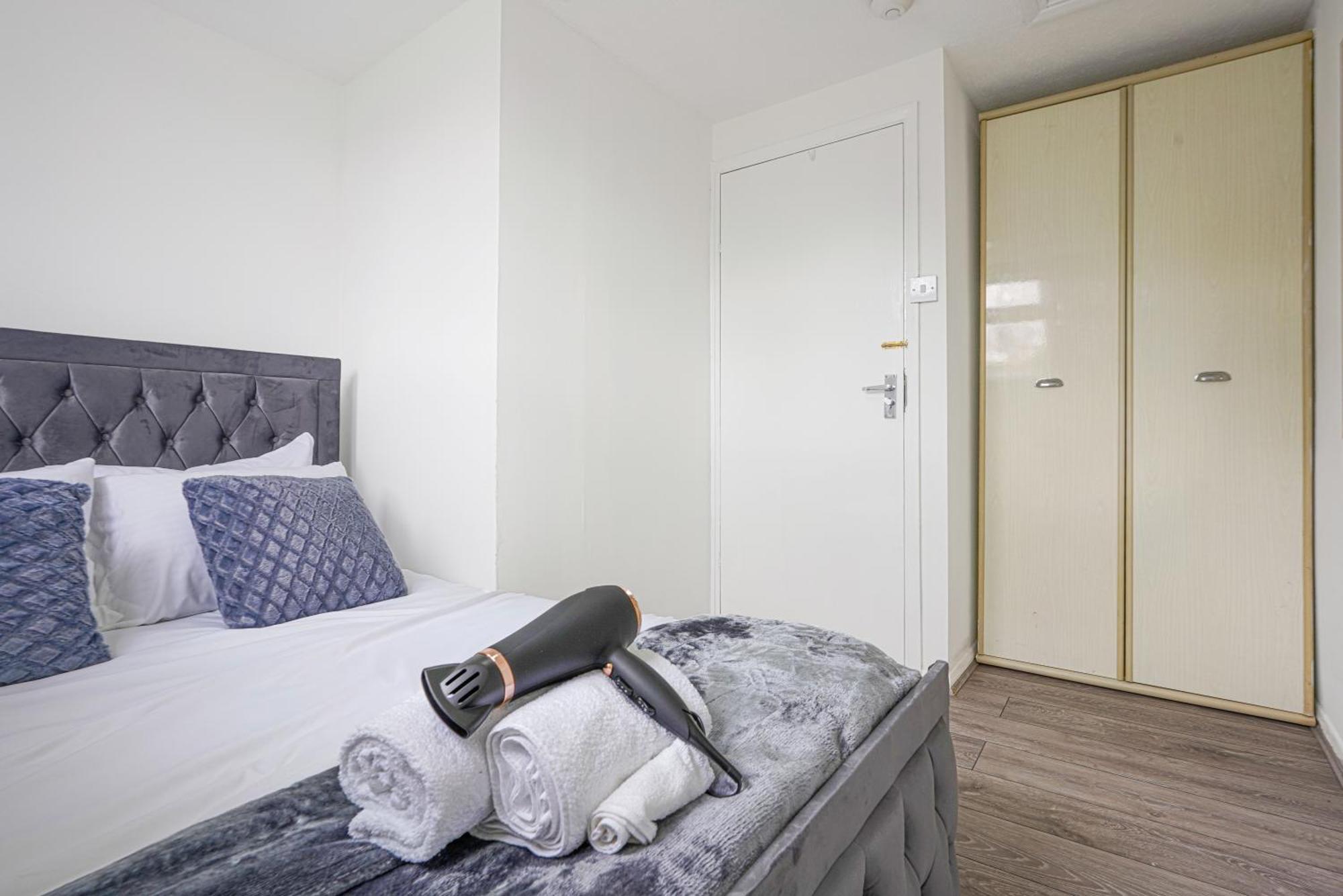 Modern Freshly Refurbed Home Luton Luton  Kültér fotó