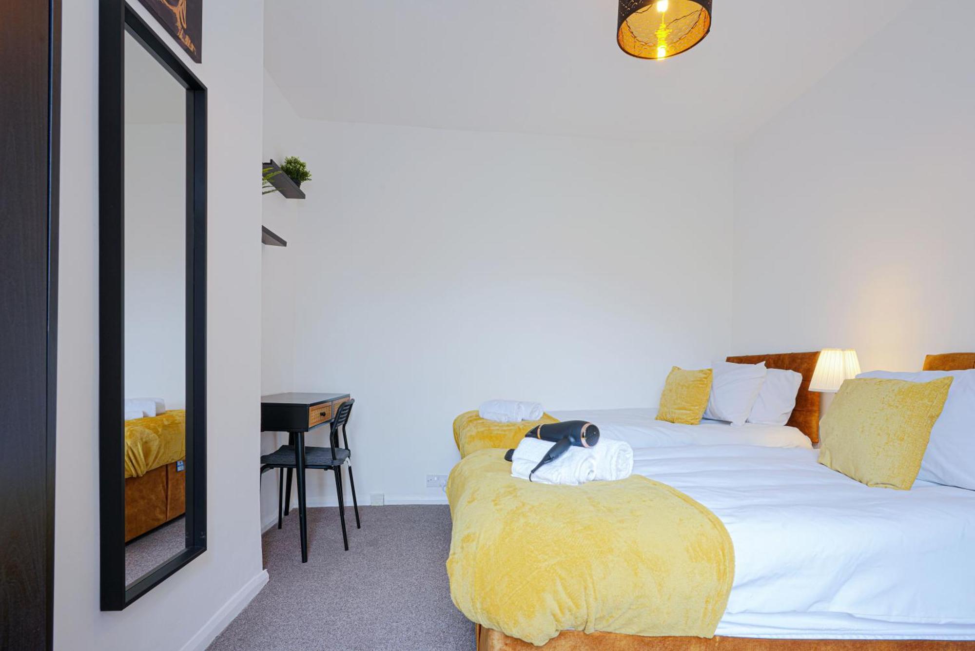 Modern Freshly Refurbed Home Luton Luton  Kültér fotó